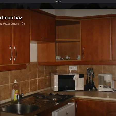 Goldwert Apartman Appartamento Kehidakustány