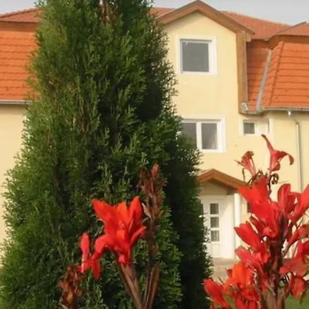 Appartamento Goldwert Apartman Kehidakustány